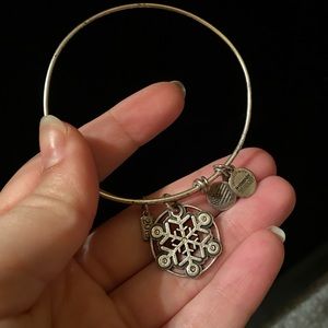 🦋 FINAL PRICE Snowflake Alex and Ani Bracelet